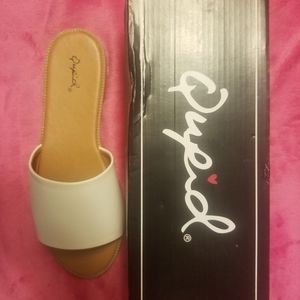 Qupid slip on flat sandal WHITE- SIZE  8.5